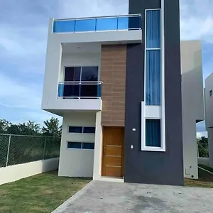 Holiday home Amplia Casa 2 Minut De Playa-Ac-Wifi-Cafe Gratis !, Puerto Plata